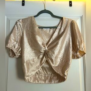 Vestique Boutique Crop Top Size Medium